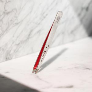 Pinzetta in Acciaio Inox con Punta Obliqua, Stelle e Interno Rosso Rubis