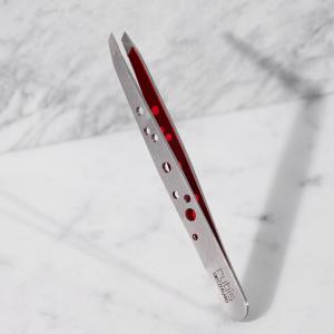 Pinzetta in Acciaio Inox con Punta Obliqua, traforata e Interno Rosso Rubis